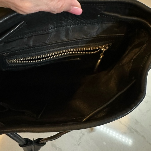 Coach Daypack Black Leather Backpack Magnetic Buckle Beautiful - Picture 8 of 16